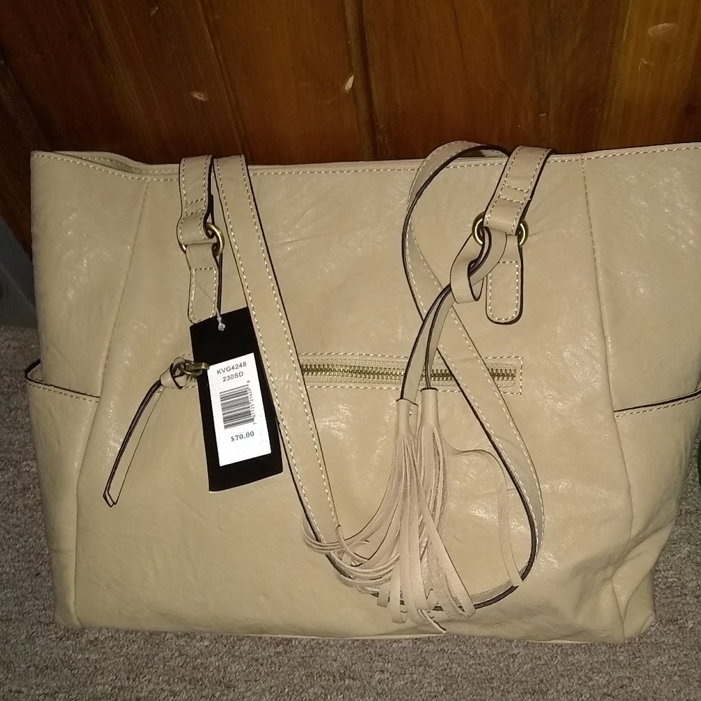 Bueno collection brand purse